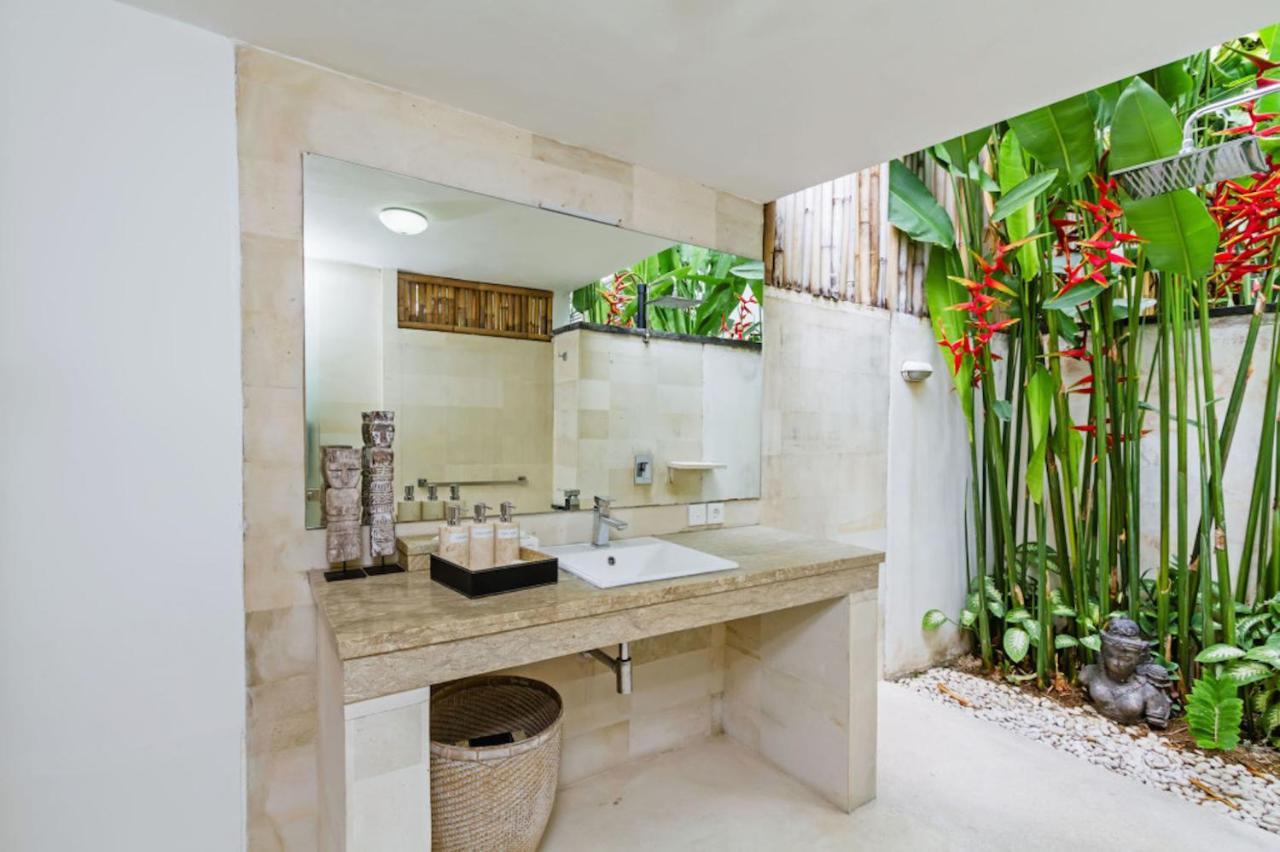 Villa Eindra Seminyak Buitenkant foto